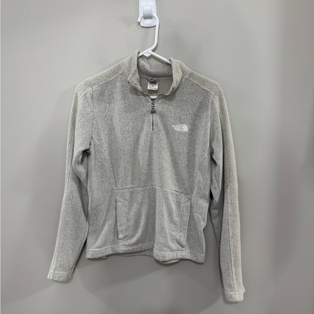 Women's The North Face Gray 1/4 Zip Fleece Pullover Sweatshirt. Size Medium